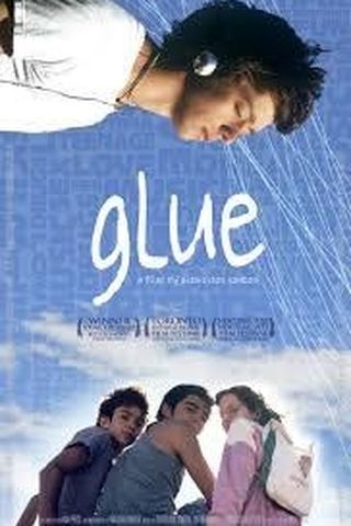 Glue - Uma História Adolescente no Meio de Nada