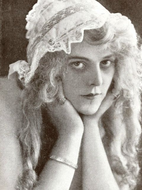 Lillian Worth