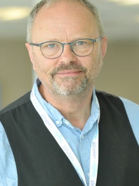 Robert Llewellyn