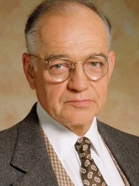 Richard Dysart