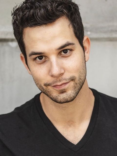 Skylar Astin