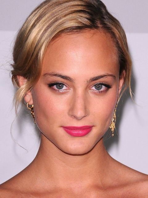 Nora Arnezeder