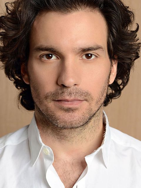 Santiago Cabrera