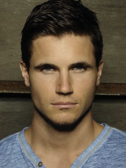 Robbie Amell