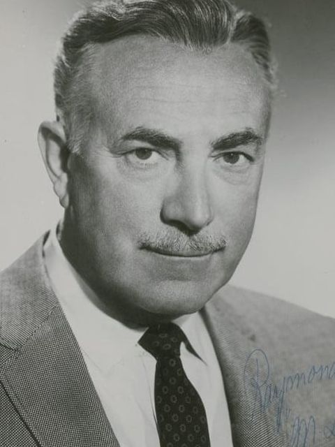 Raymond Bailey