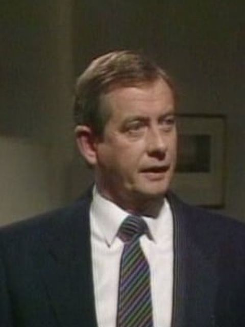 Derek Fowlds