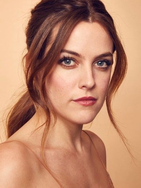 A atriz Riley Keough será a única herdeira de Lisa Marie Presley (logo,  também de Elvis Presley) - Expresso