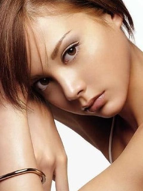 Anna Tsuchiya