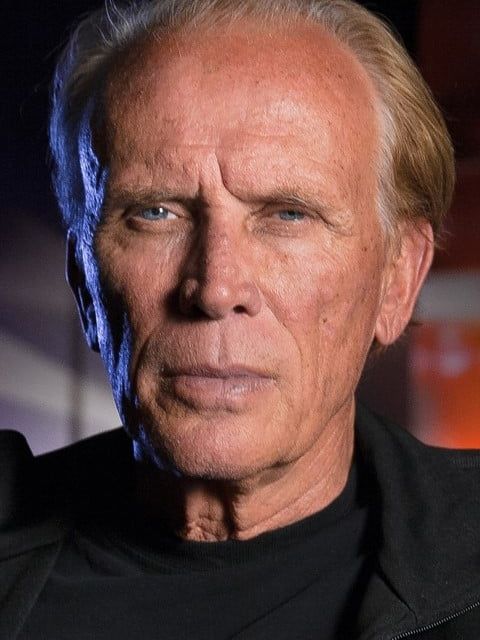 Peter Weller