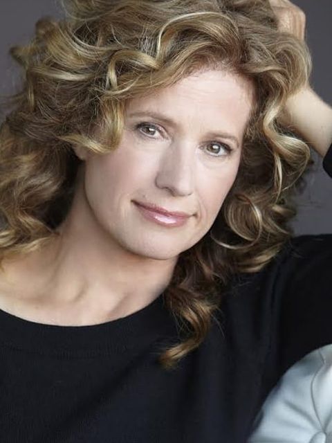 Nancy Travis