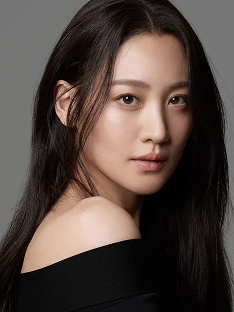 Claudia Kim